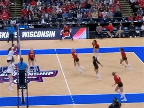 college volleyball team exposed|Wisconsin university police investigate leak of photos and videos。